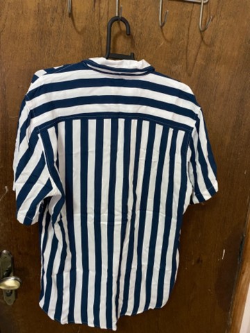 Camisa de viscose manga curta listrado azul da C&A - Foto 5