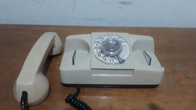 Telefones antigos para decoração bom estado 89,00 cada - 0402 - Pix 