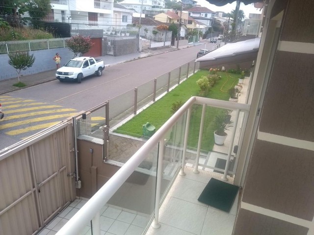 Casa ampla para venda no bairro Coqueiros com 4 dormitórios e VISTA MAR !! - Foto 19