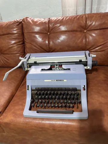 Máquina datilografia Olivetti Linea 88