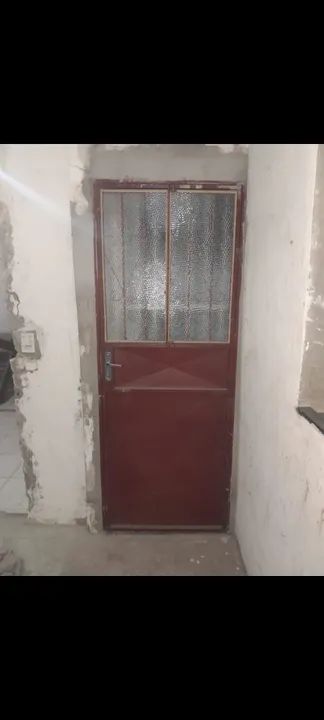 Porta de ferro medindo 210×80