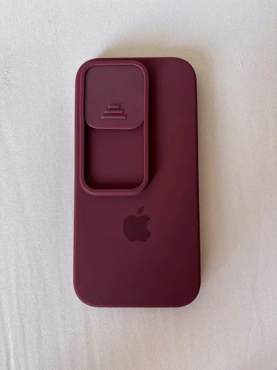 capinha iphone 14 pro de silicone vinho