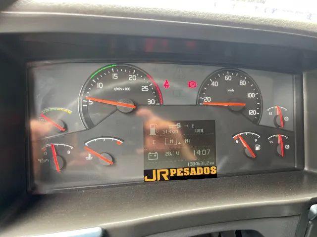 volvo fh 400 toco 4x2 ano 2010 completo automático c/ ar-condicionado - Foto 14