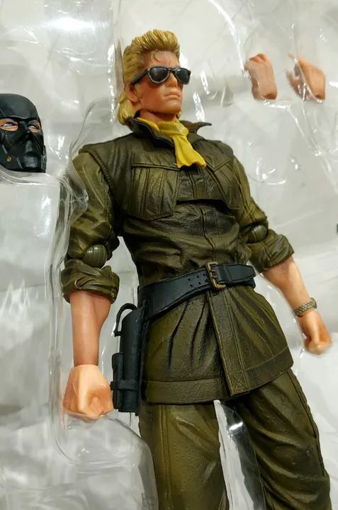 Play Arts Kai Metal Gear Peace Walker - Kazuhira Miller - Hobbies