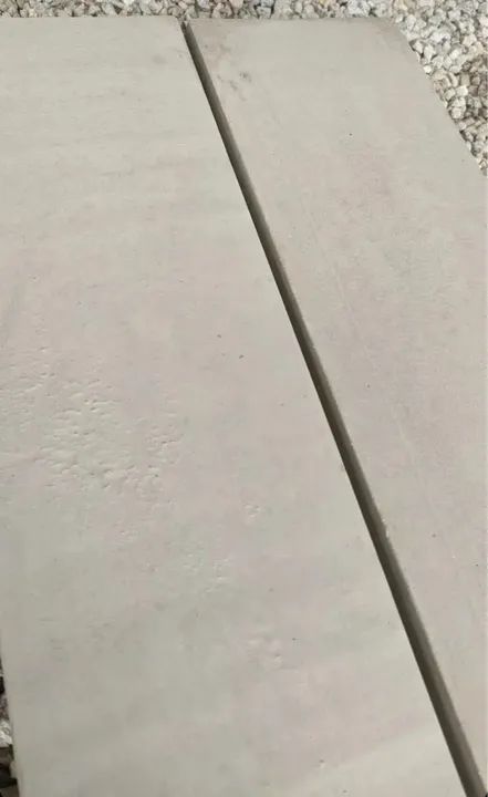 Revestimento de concreto aparente ripas / réguas