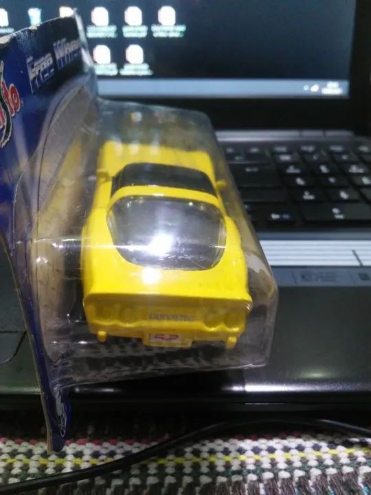 Miniatura Carro 1979 Corvette - Maisto Escala 1:39 - Foto 3