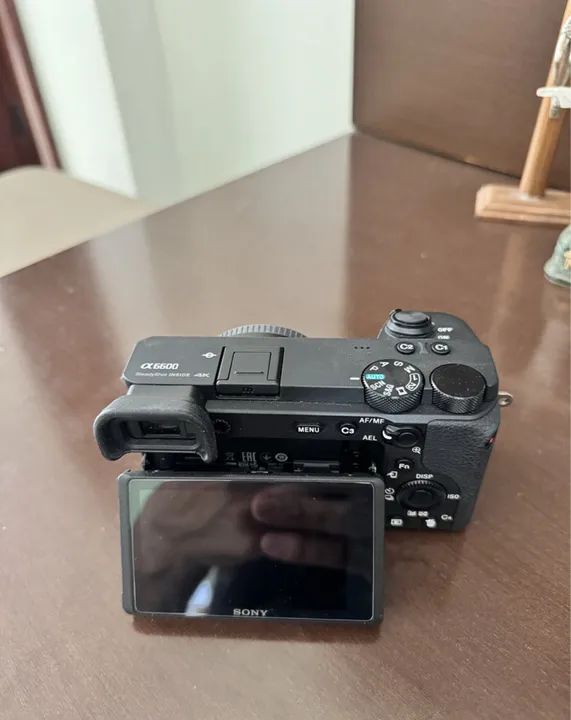 Câmera Sony a6600 - apenas 430 clicks