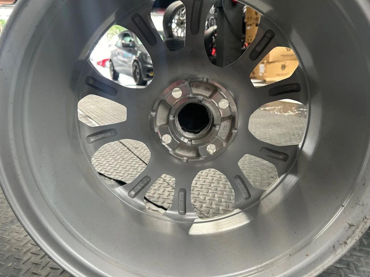Jogo de rodas aro 17x7 Ecosport originais  - Foto 4
