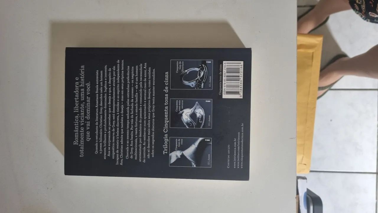 Cinquenta tons de cinza - E.L.James - Foto 2