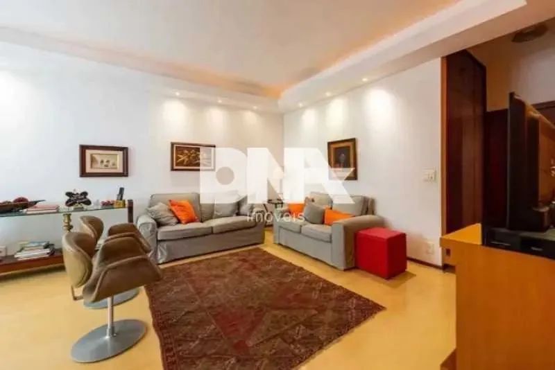 Apartamento - / Residencial / Copacabana