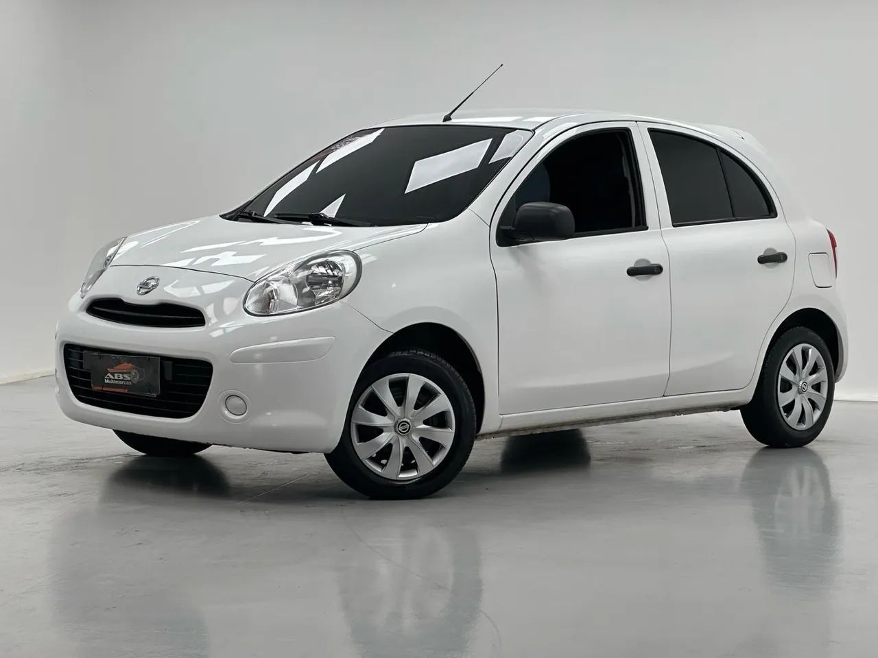 March 2015 1.0 Manual Completo. 85mil km 