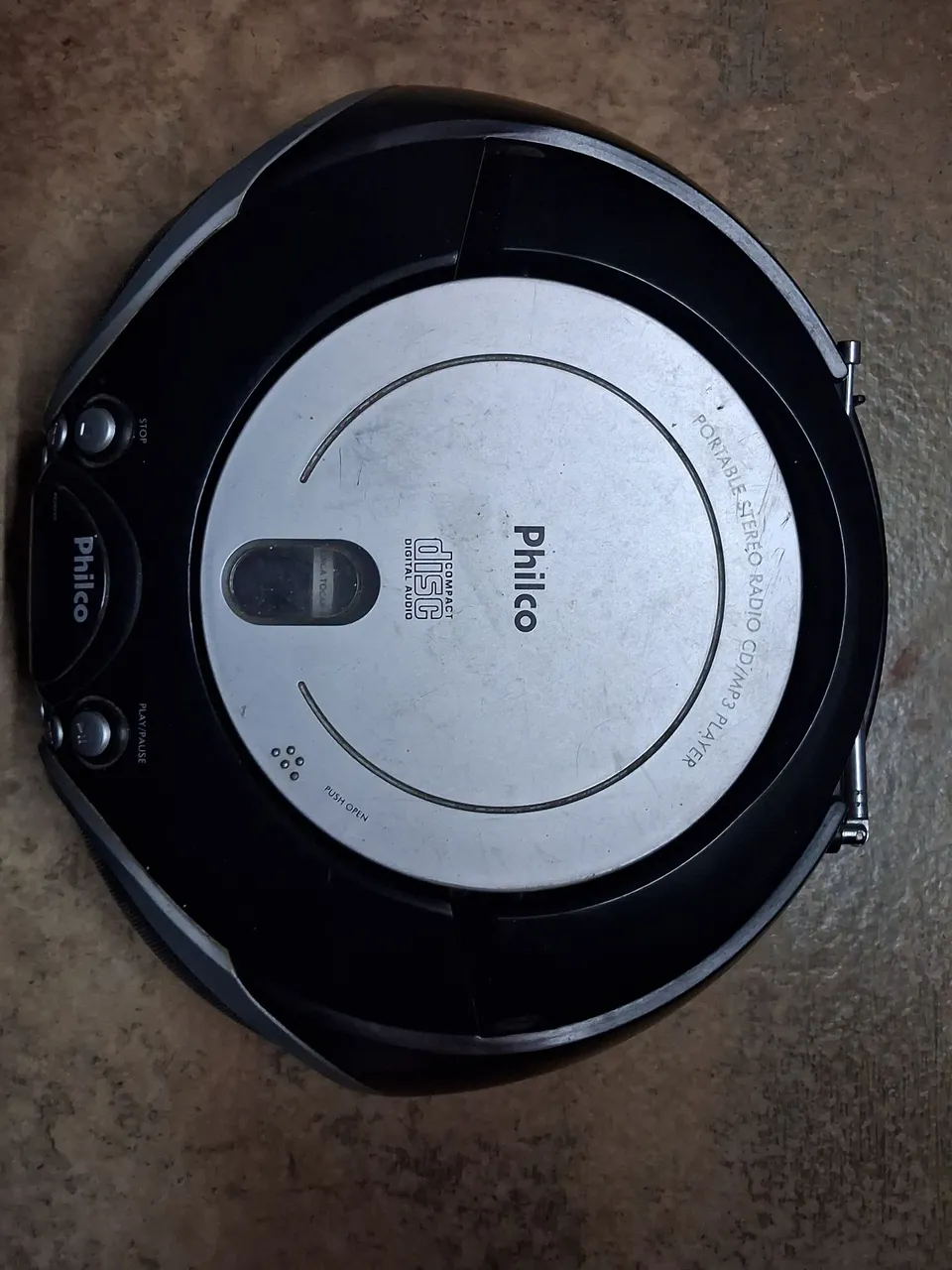 Vendo rádio AM FM com toca CD usado