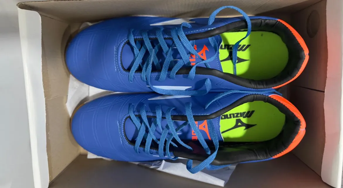 Chuteira mizuno nova tam42