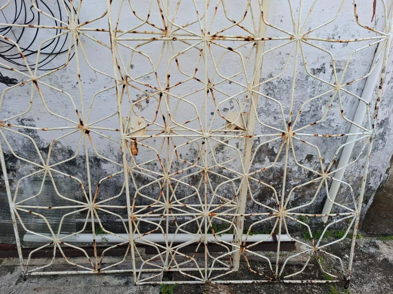 2 gate grilles64861277971201122