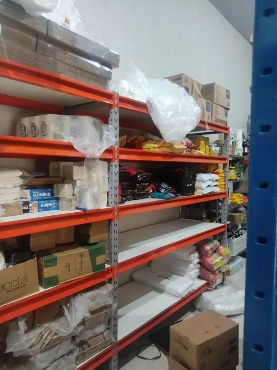 Estante de metal para estoque