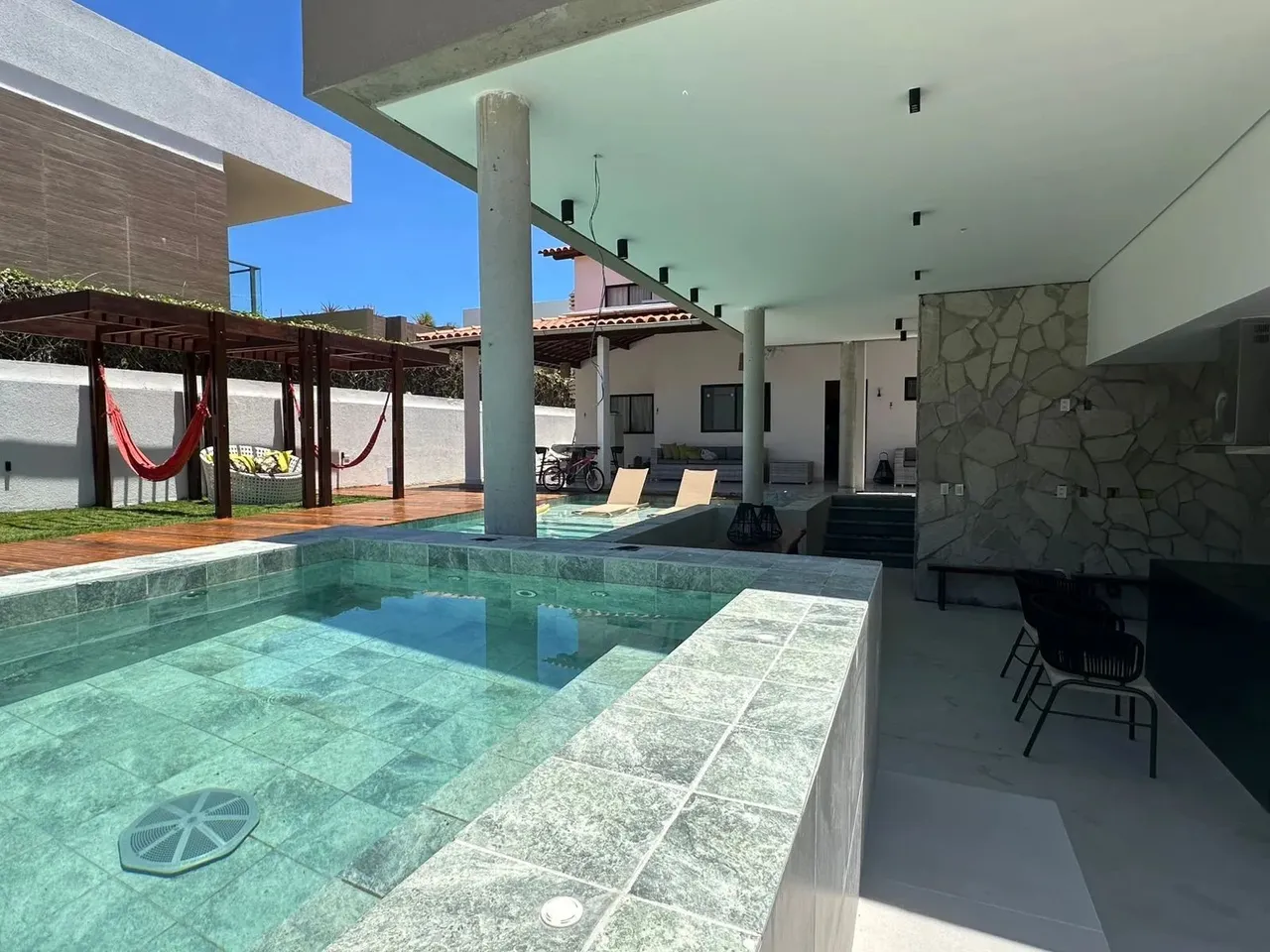Alugo Excelente casa na Barra de São Miguel! Tratar com Jackson!