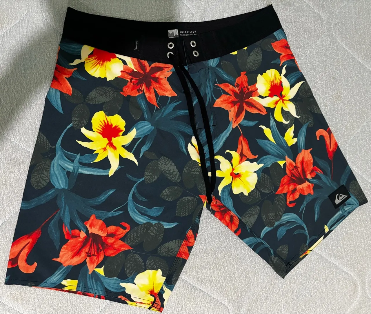 Short de Praia Quiksilver - Tamanho M