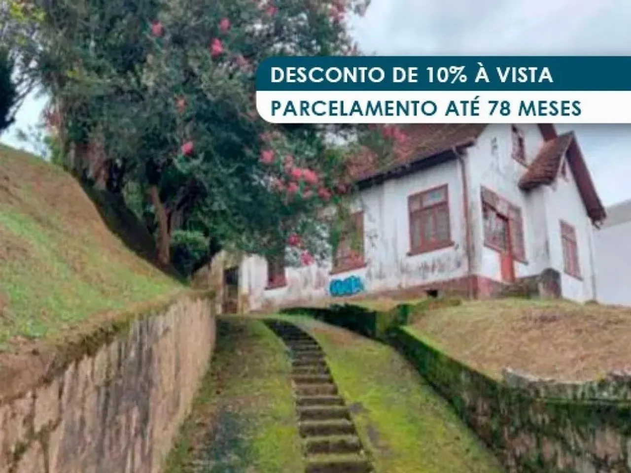 Casa com área de 1.358 m² - Saguaçu - Joinville - SC
