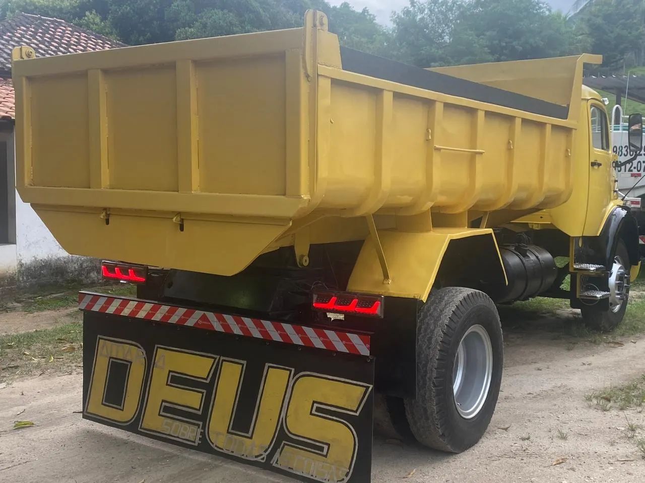 Caminhão caçamba Mercedes-Benz 1113 - Foto 3