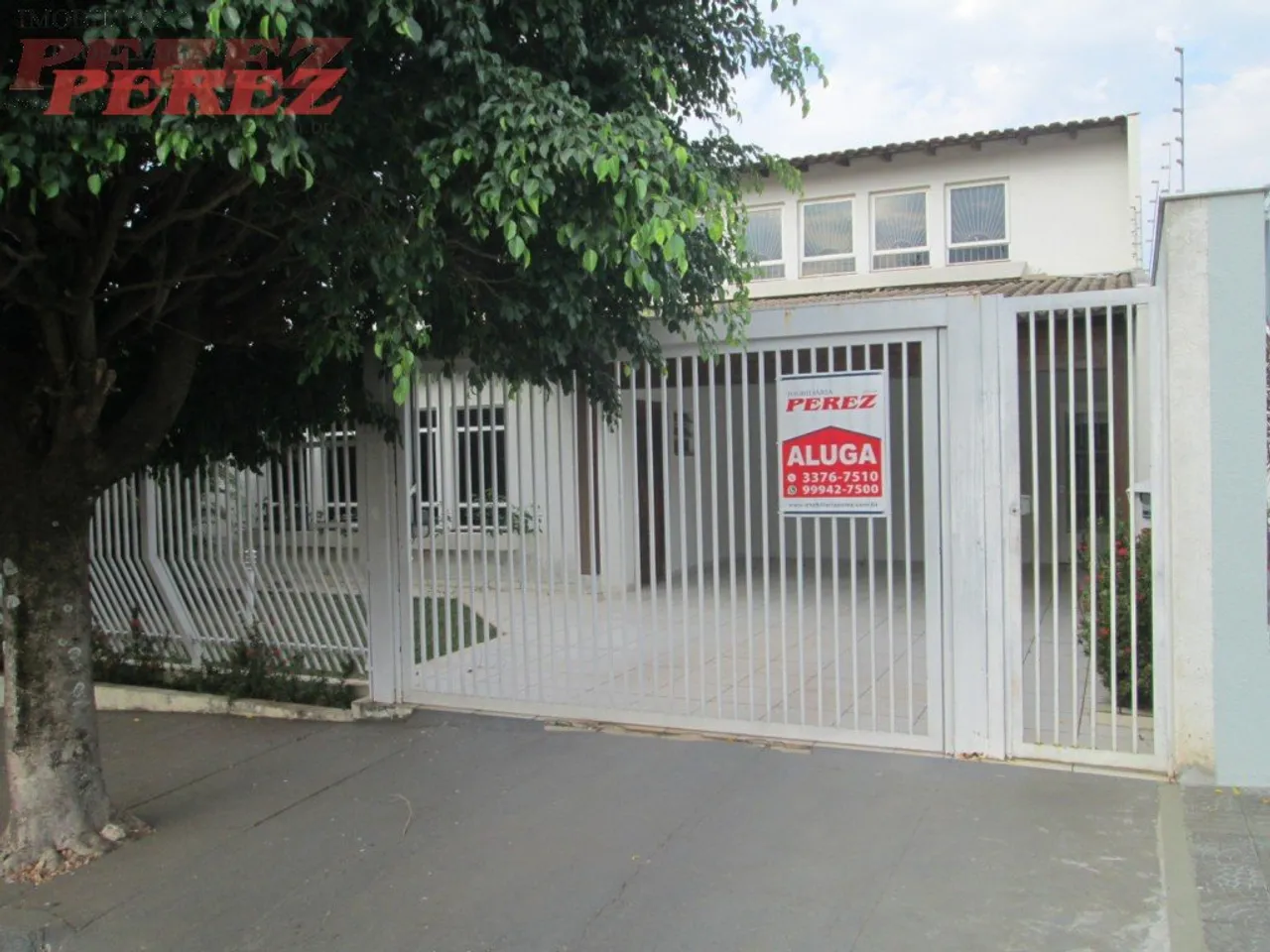 A Imobiliária Perez oferece a você mais uma ótima oportunidade de sobrado para venda em Lo