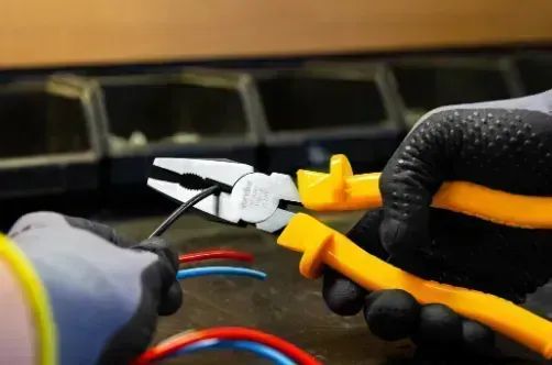 Alicate universal 8", para eletricista, profissional, CRV, 1.000 V, VONDER