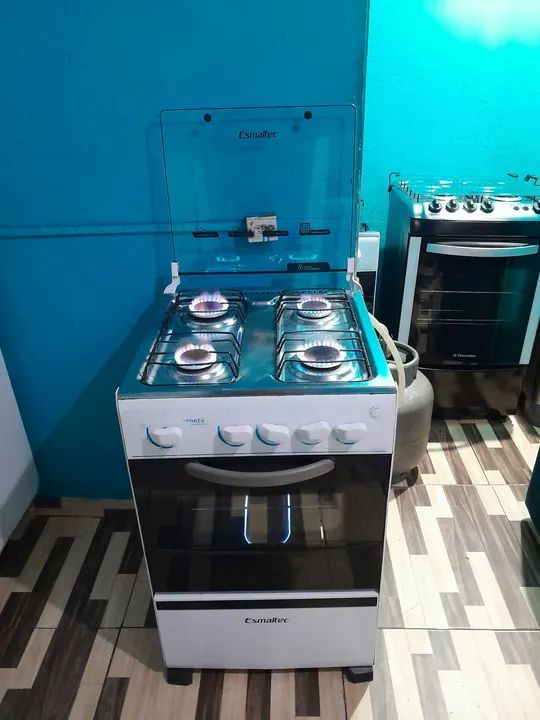 Fogão 4 Bocas Esmaltec Ele E Esqueiro Não Entrego Tem Que Retirar No Local 