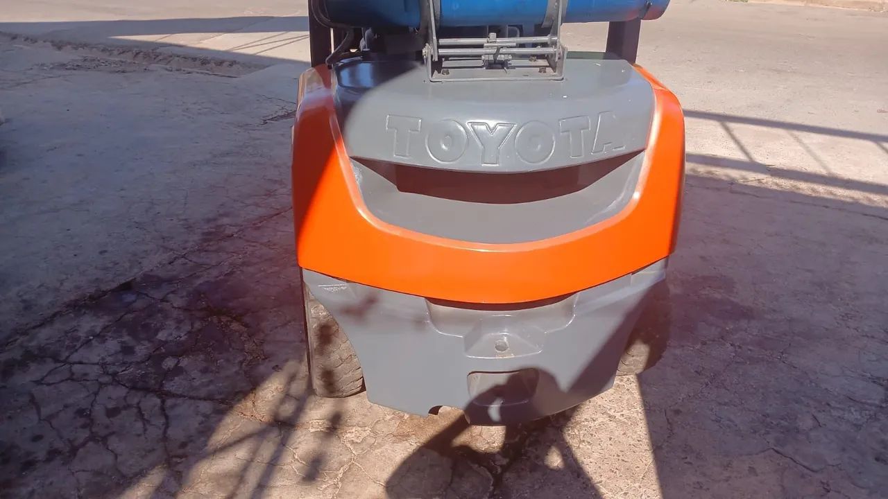 Empilhadeira Usada - Ótima Oportunidade - Foto 3