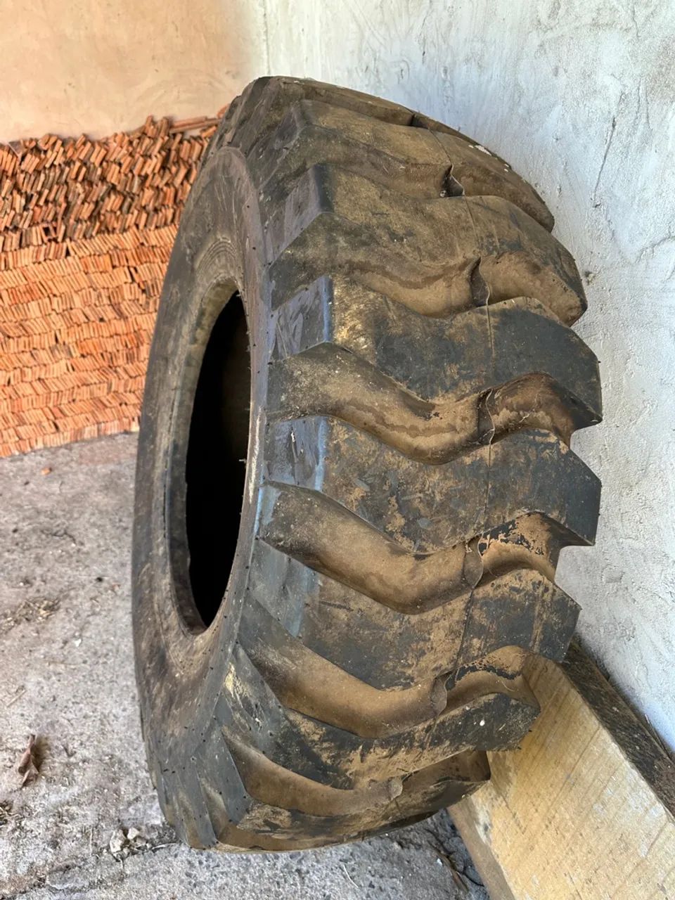 Pneu para Pá carregadeira 