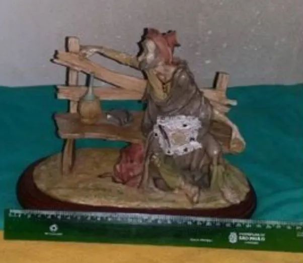 Escultura de resina italiana 