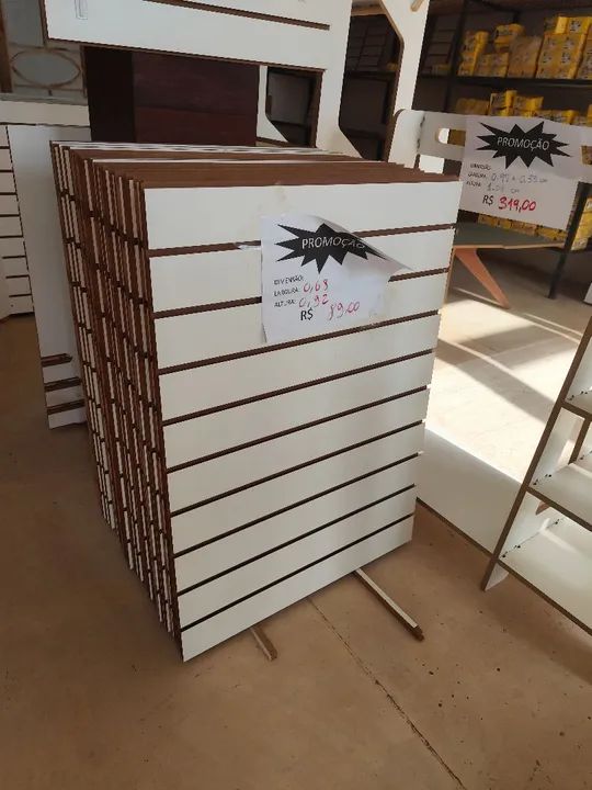 Painel Canaletado slatwall prateleira inteligente para loja - Foto 4