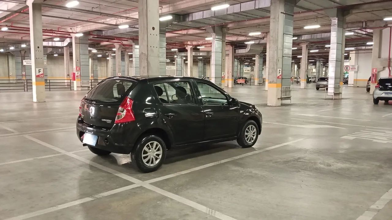 Renault Sandero Authentique Hi-flex 1.0 16V 5P 2011 - Foto 4