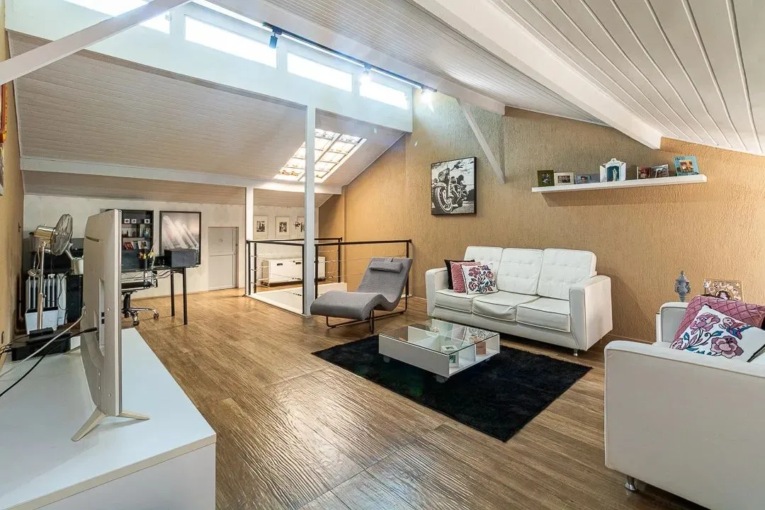Casa tipo para venda com 3 quartos, sendo 2 suítes, 280m²
