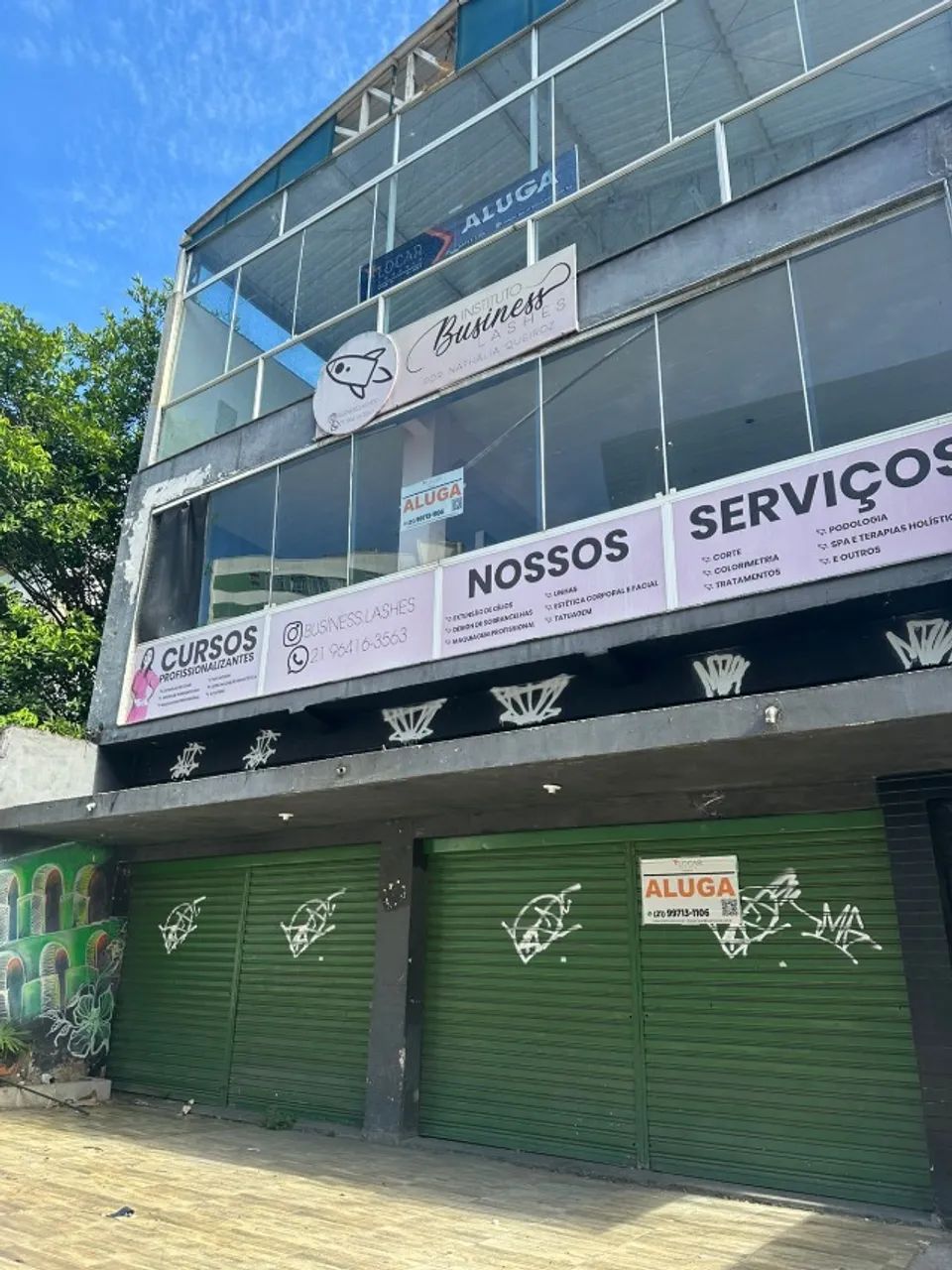 ALUGA-SE PRÉDIO COMERCIAL COM 3 ANDARES DE 242m² - COLUBANDÊ