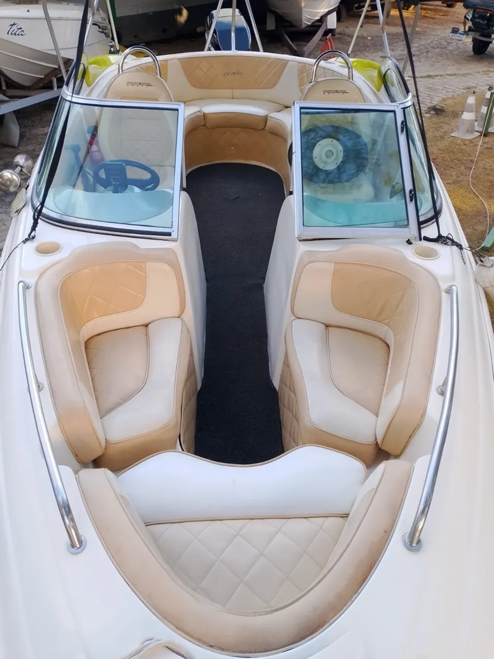 Phoenix 235 Platinum, motor mercury 200hp EFI.