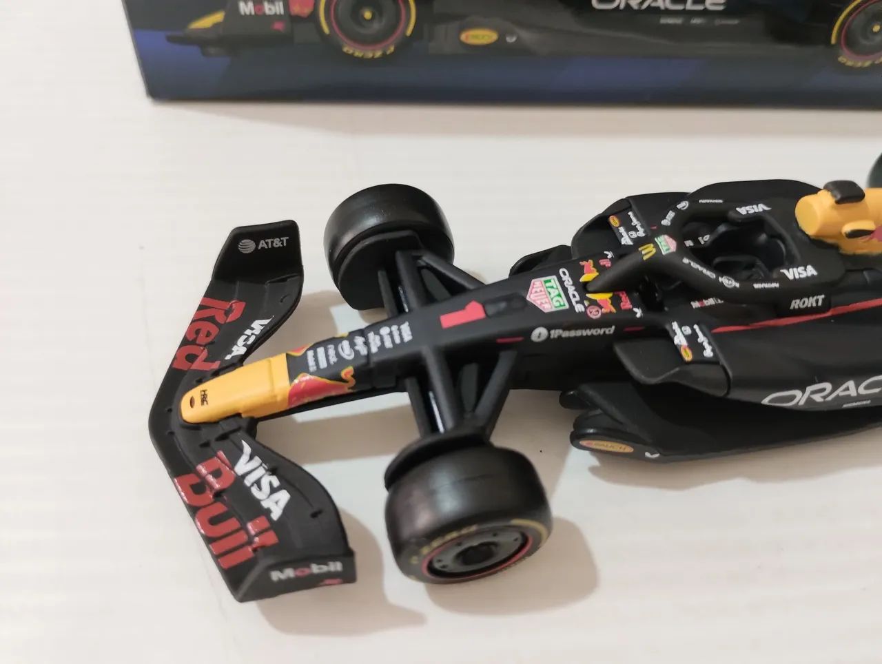 Carro F1 Fórmula 1 Red Bull, oficial MC 2025 - Foto 2