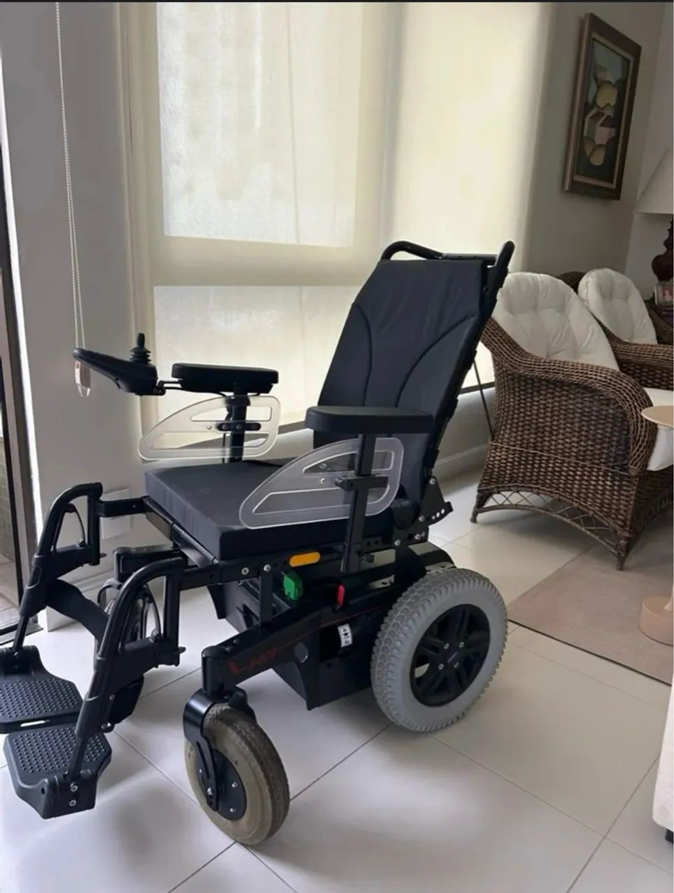 Cadeira de Rodas Motorizada - B400 Ottobock