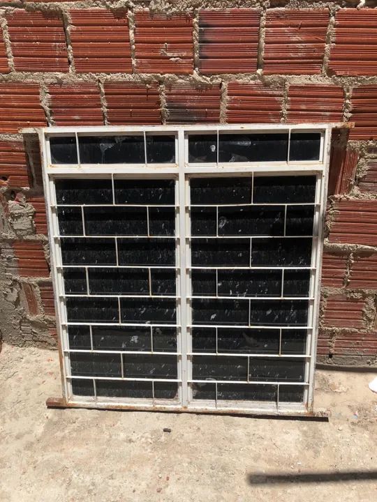 Janelas de Ferro com Grade