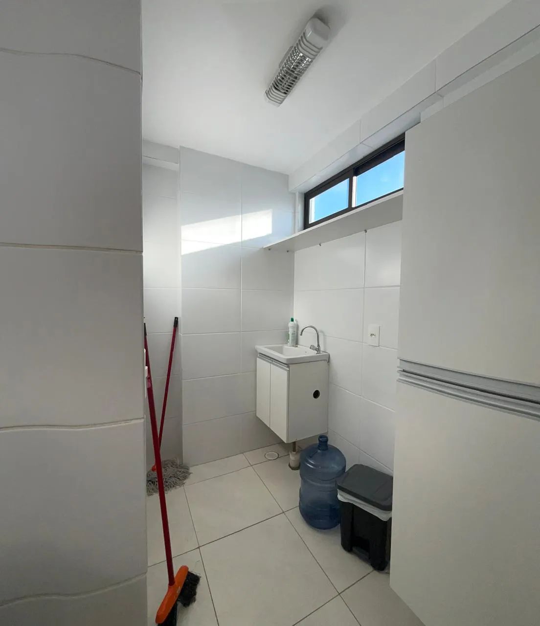 APARTAMENTO EM BOA VIAGEM PARA ALUGUEL ANDAR ALTO NASCSNTE COM 1 QUARTO SEPARADO MOBILIADO - Foto 4