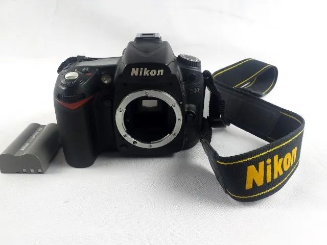 Nikon D90 + Sigma 18-250mm f3.5 Macro