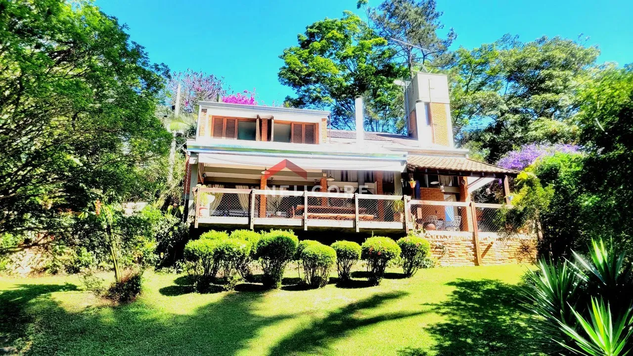 Casa de condomínio em Estrada dos Pinheiros - Granja Viana - Carapicuíba/SP