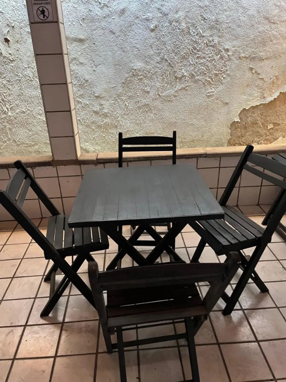 Mesa Quadrada com 4 Cadeiras Dobráveis (Preto Fosco) - Foto 3