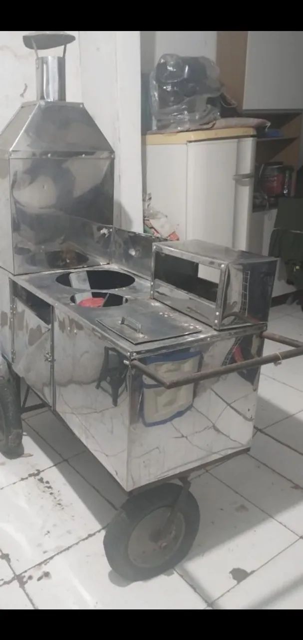 Carrinho de lanche e espetinho 