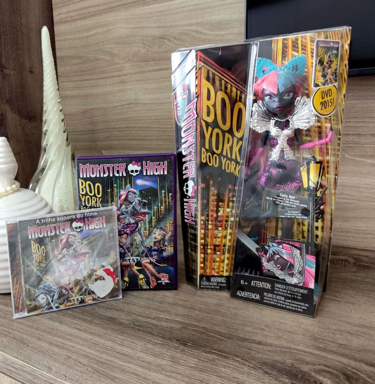 Monster High Catty Noir Boo York Lacrada + DVD e Trilha Sonora