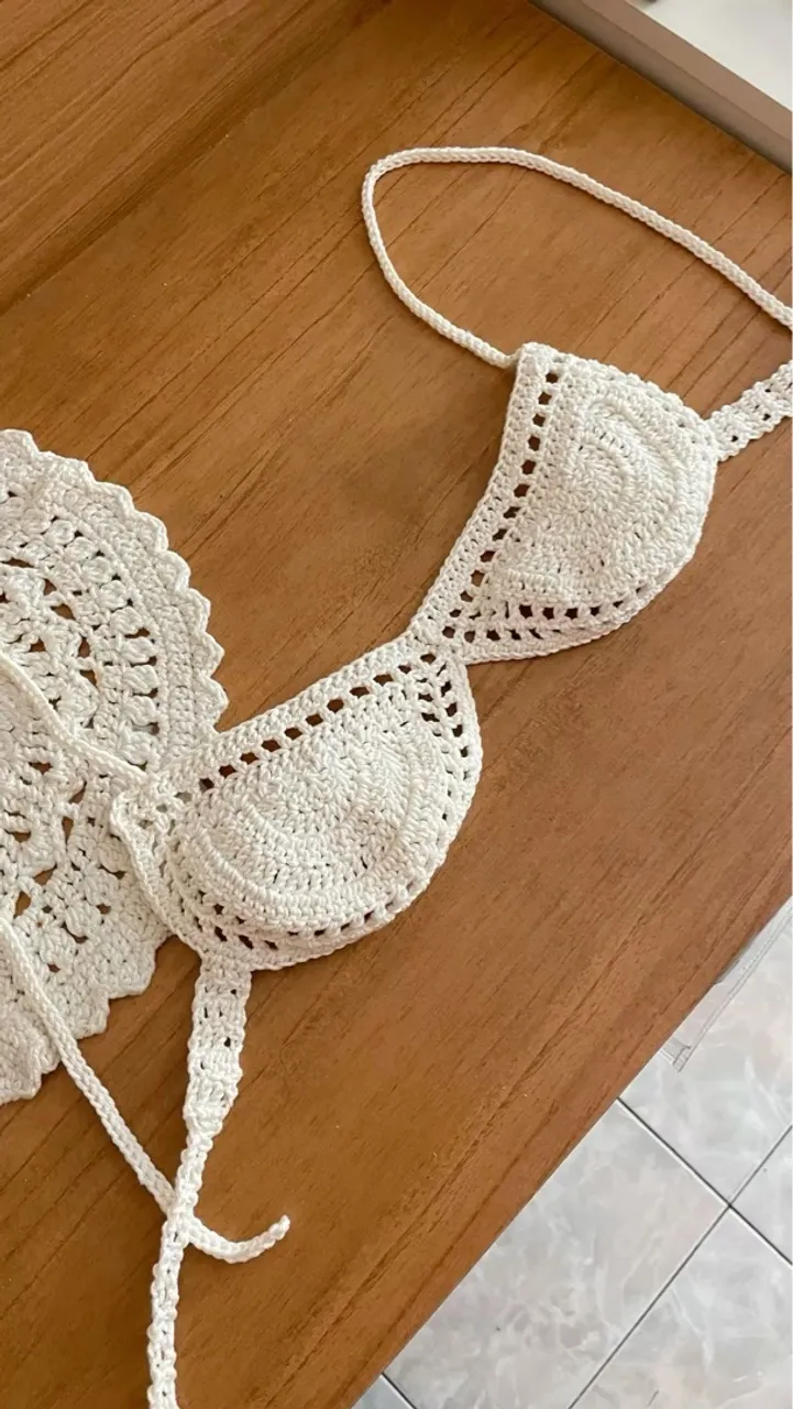 Top Crochê Artesanal - Elegância e Conforto