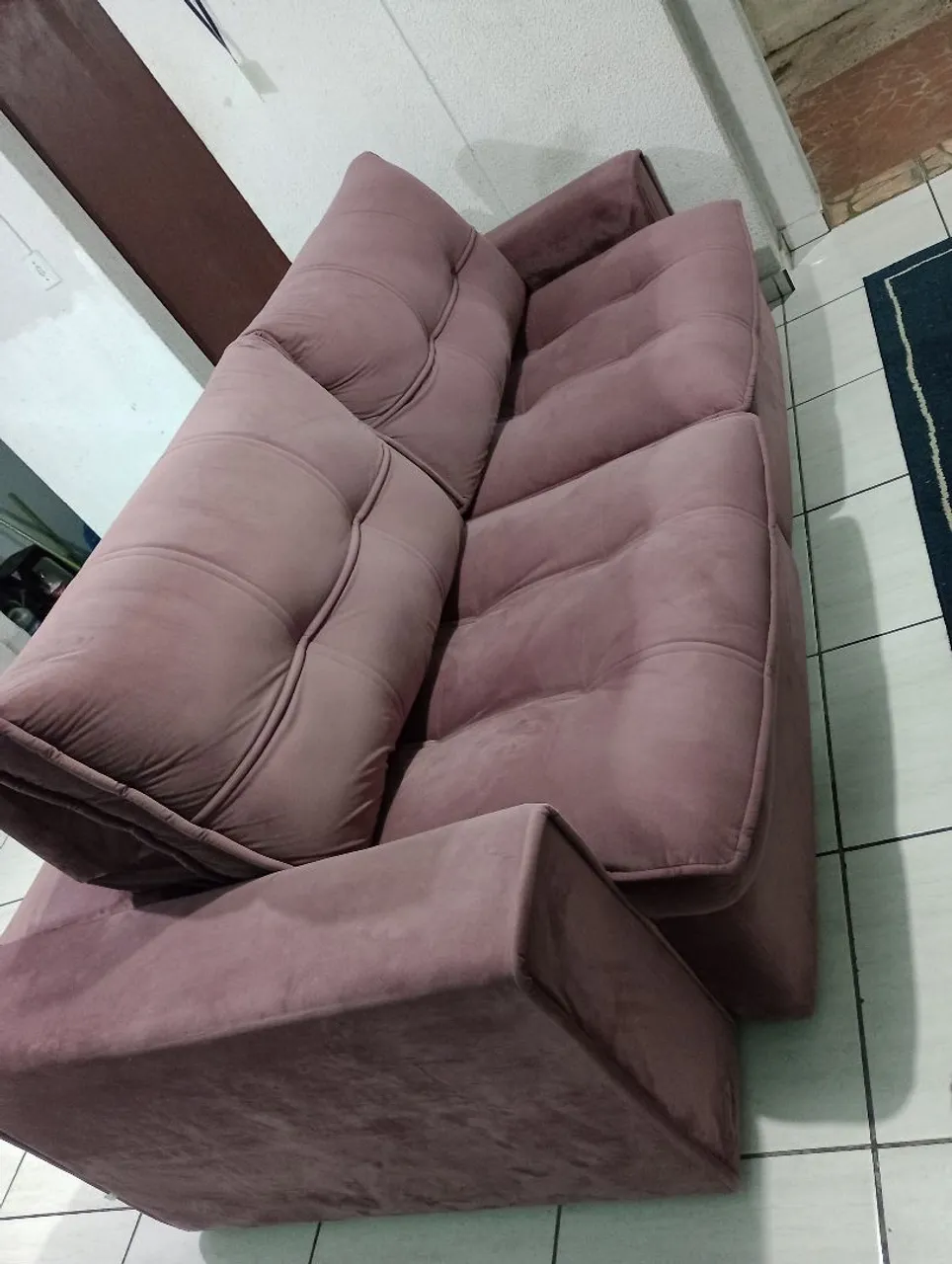 Sofá 4 Lugares Moderno e Confortável