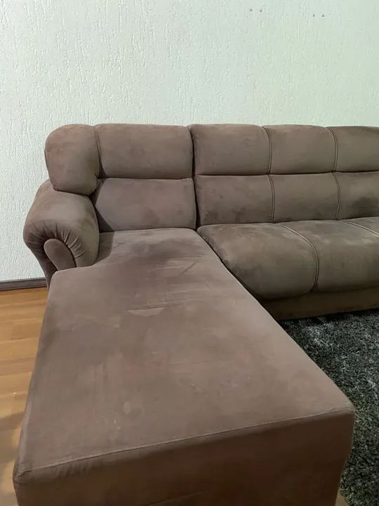 Sofá com chaise 3,00mts em Suede  - Foto 3