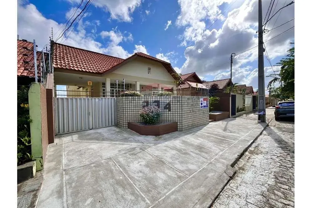 Casa para locação no bairro Mirante em Campina Grande - PB