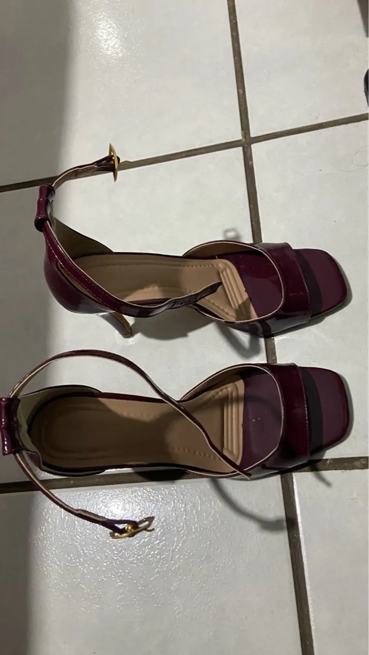 Sandália Feminina Vinho com Salto Fino