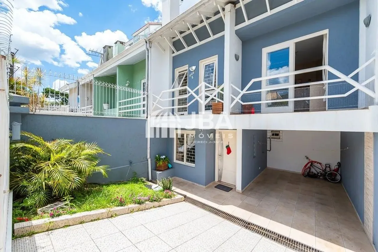 SOBRADO COM 3 QUARTOS E 2 VAGAS NO BOA VISTA