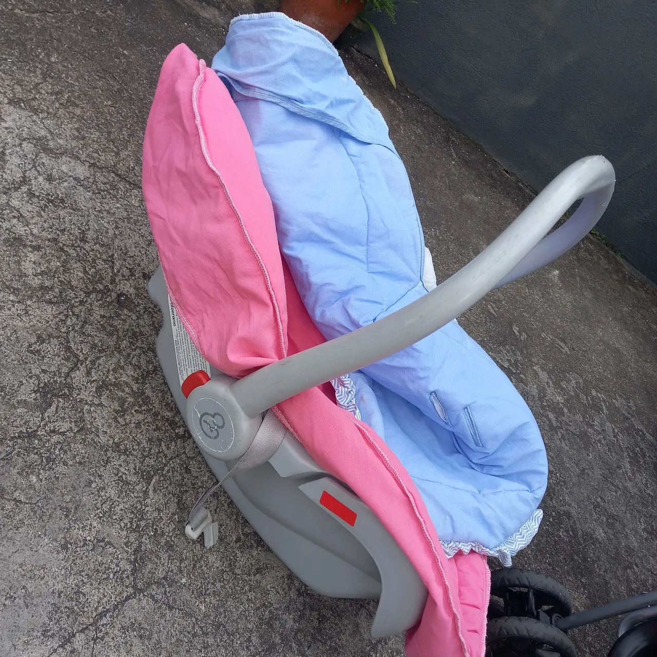 Carrinho de Bebê + Bebê conforto Galzerano Usado em ótimo estado - Foto 4